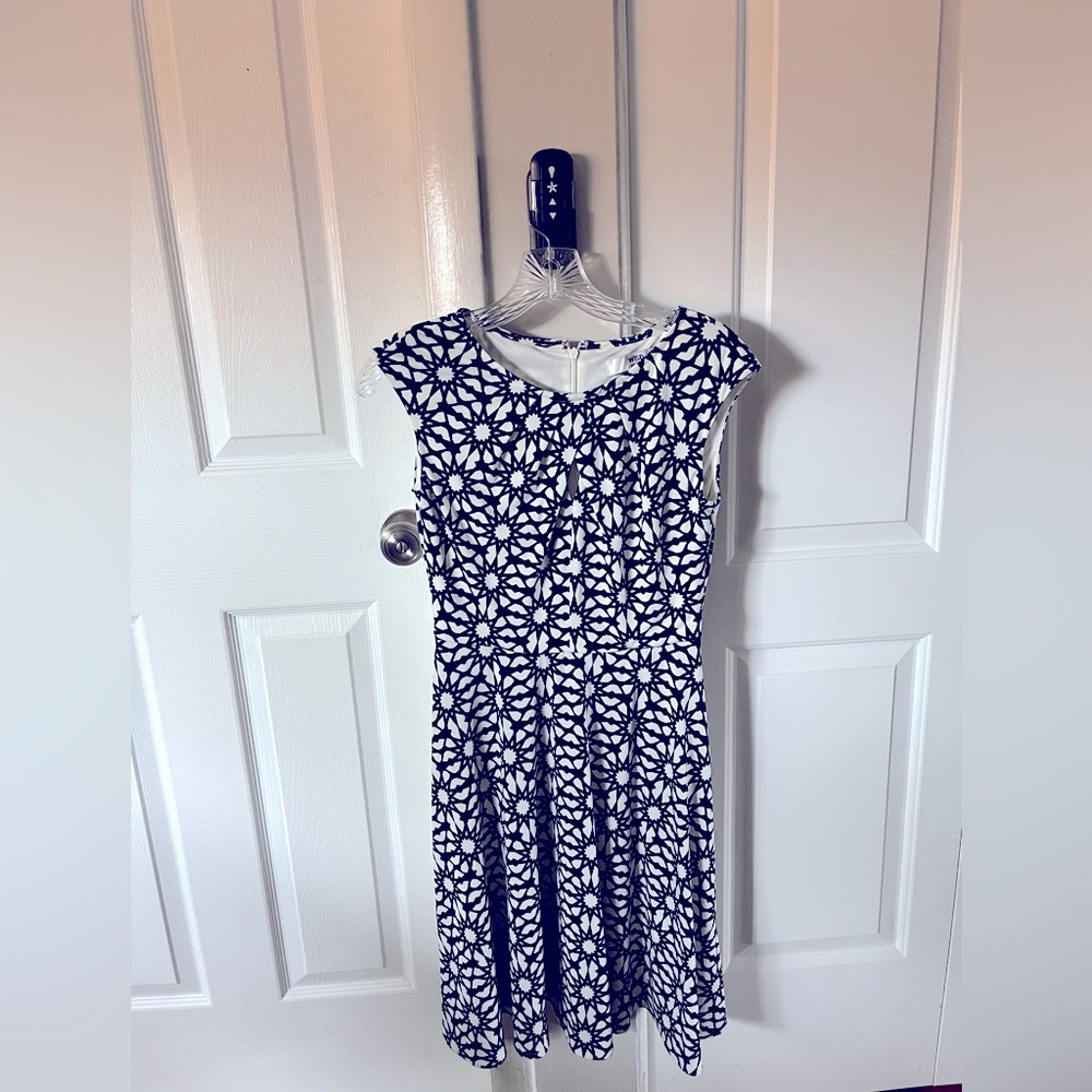 Cap sleeved dress - black and white with aqua by Wisp. Size 0P